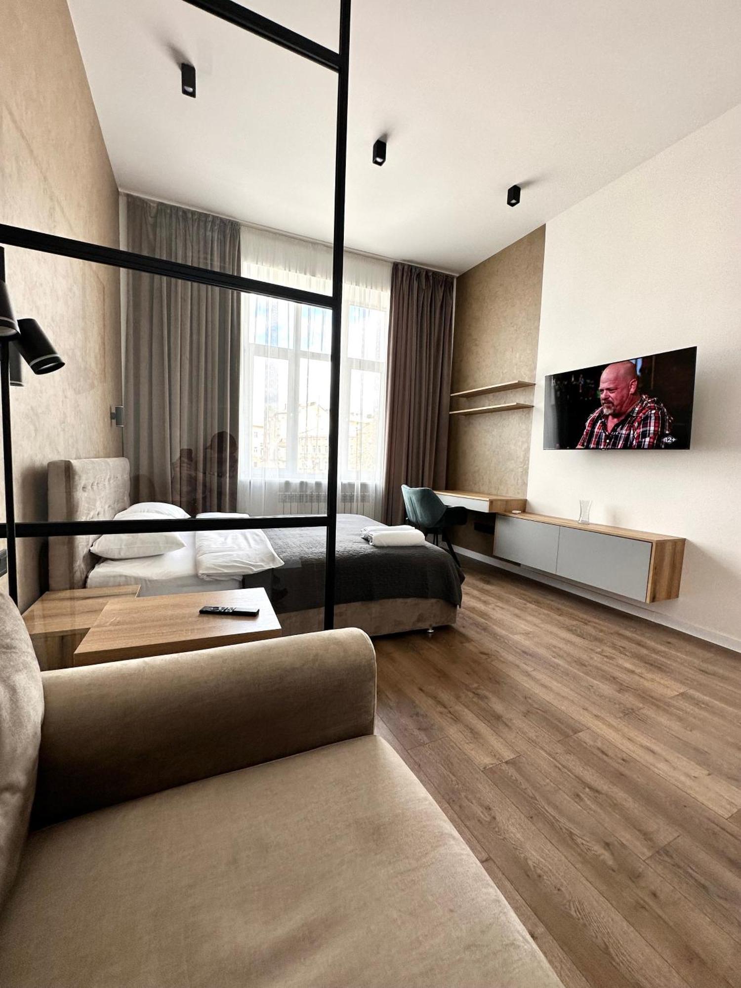 Romantic Apartments - In The Center Of Lviv , King-Size Bed Exterior foto